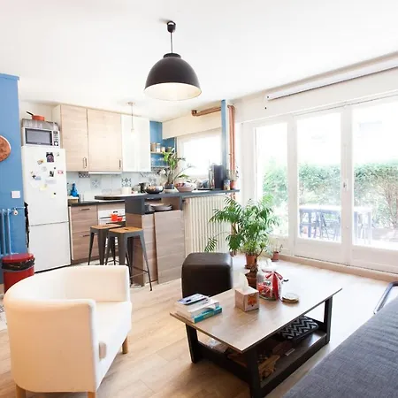 Superb Bright Apt With Patio פריז
