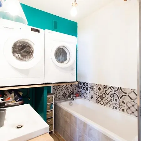 Superb Bright Apt With Patio