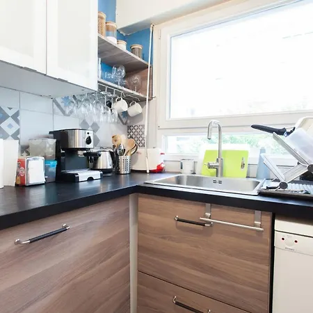 Superb Bright Apt With Patio *