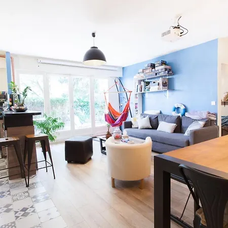 דירה Superb Bright Apt With Patio *